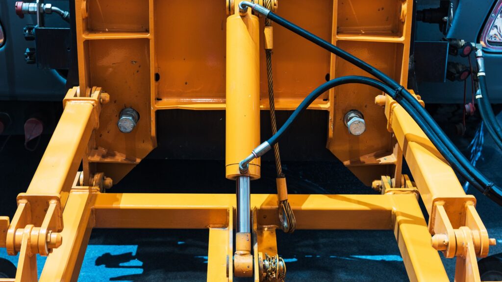 Top 5 Signs Your Hydraulic System Maintenance - Image 2