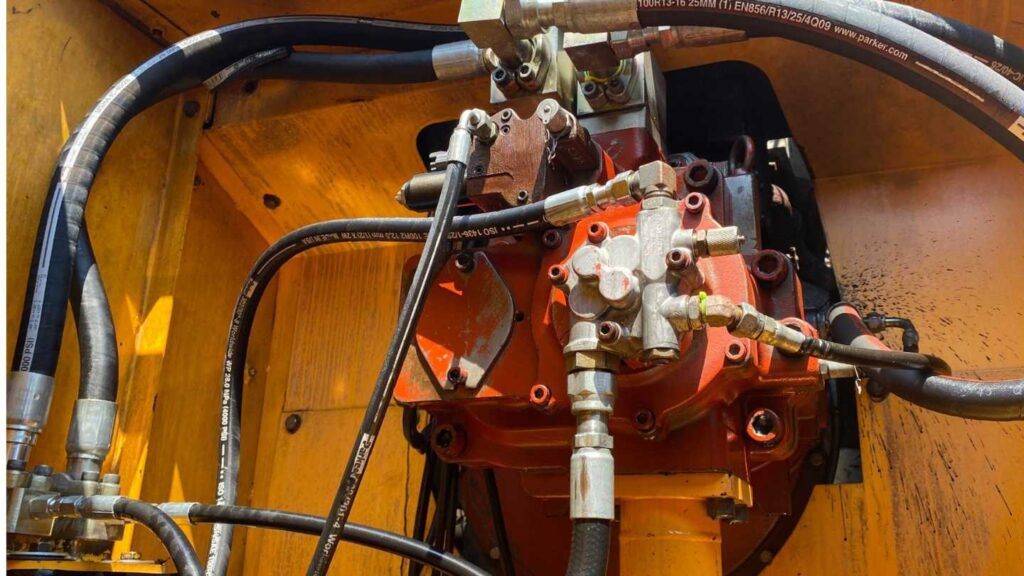 How to Identify Common Signs of Hydraulic Cylinder Wear and Tear - Image 1How to Identify Common Signs of Hydraulic Cylinder Wear and Tear - Image 2