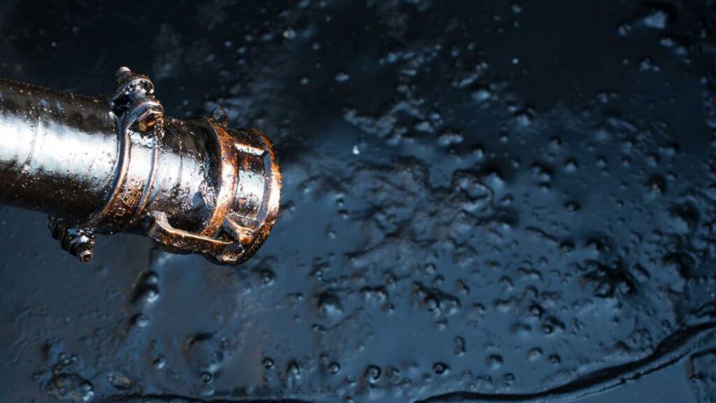 A Guide to Common Hydraulic System Contaminants - Image 1